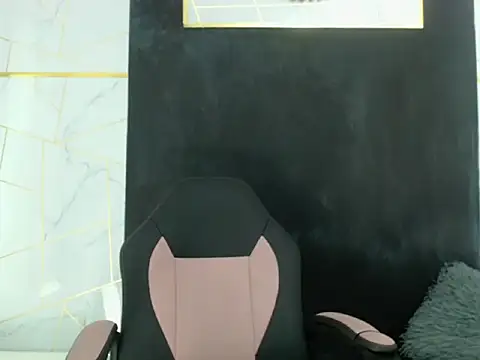 Sophie Walker17 online show from November 2025 07:07:02 PM