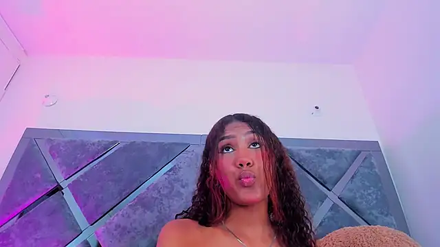 Snapshot of luciagray1 chatting on November 2025 11:43:02 PM luciagray1 online show from November 2025 11:43:02 PM