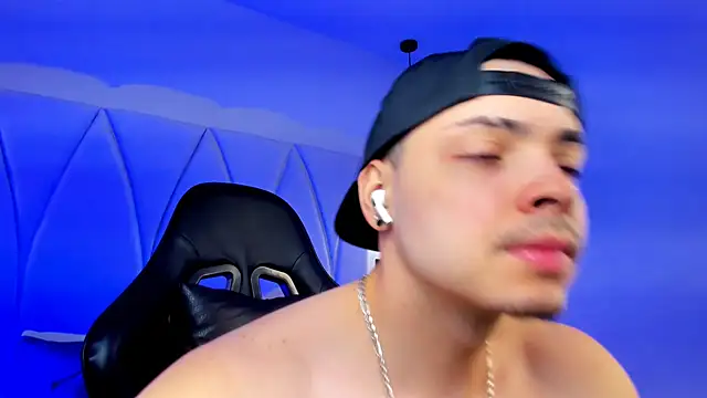 Maxwell Dupont online show from November 2025 04:10:02 PM