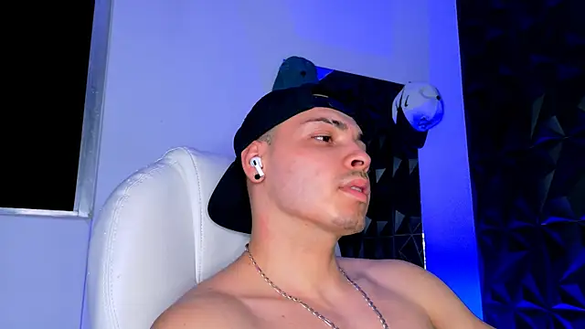 Maxwell Dupont online show from December 2025 12:07:02 AM