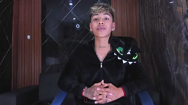 Timmy Kiing  online show from November 2025 08:52:02 PM