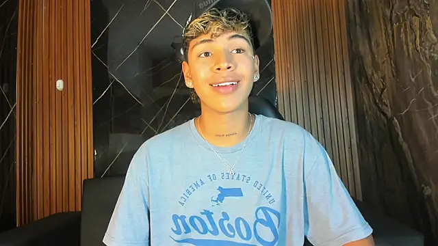 Timmy Kiing  online show from December 2025 08:39:01 PM