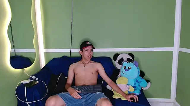 Snapshot of maxsexdick chatting on November 2025 01:32:02 PM maxsexdick online show from November 2025 01:32:02 PM