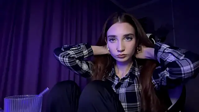 Snapshot of HollyPaw chatting on November 2025 07:34:02 PM HollyPaw online show from November 2025 07:34:02 PM