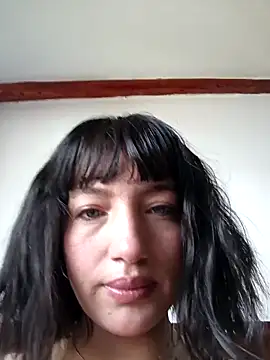 Snapshot of Luna_juicy chatting on December 2025 03:50:02 PM Luna juicy online show from December 2025 03:50:02 PM