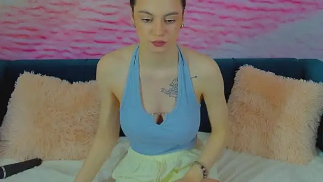 Snapshot of bloom_faye chatting on November 2025 01:38:01 AM bloom faye online show from November 2025 01:38:01 AM