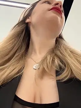 SashaCatt online show from November 2025 07:29:01 AM