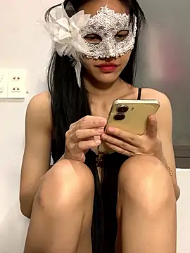 Snapshot of Tiny-122 chatting on January 2026 06:23:02 PM Tiny-122 online show from January 2026 06:23:02 PM