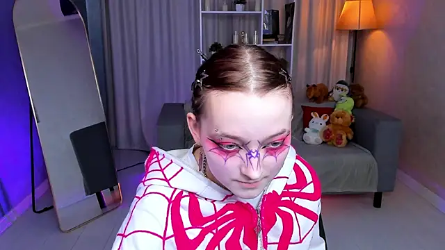 Snapshot of LauraKelley chatting on November 2025 09:32:01 AM LauraKelley online show from November 2025 09:32:01 AM