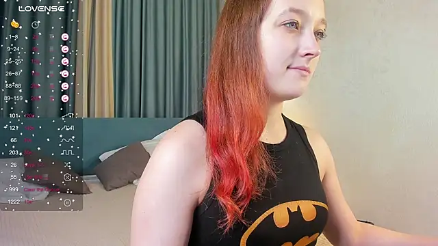 Snapshot of LauraKelley chatting on November 2025 10:37:02 AM LauraKelley online show from November 2025 10:37:02 AM