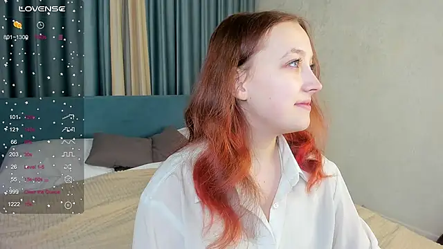 Snapshot of LauraKelley chatting on November 2025 10:04:01 AM LauraKelley online show from November 2025 10:04:01 AM