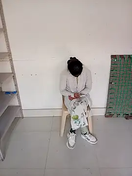 Sunita-collage online show from November 2025 04:45:02 AM