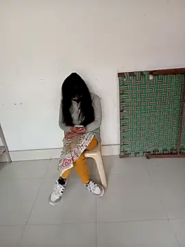 Sunita-collage online show from November 2025 05:40:02 AM