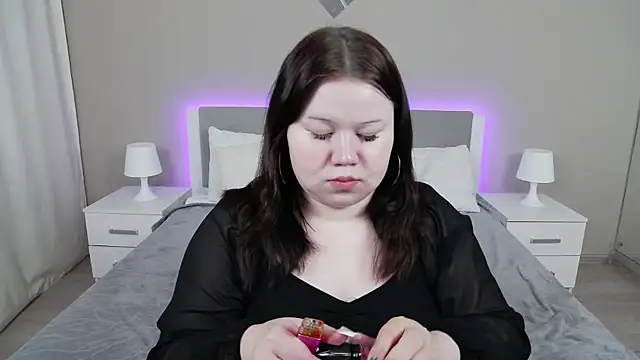 EvaNova  online show from November 2025 04:28:02 AM