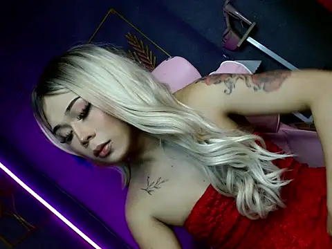 Snapshot of slutty_lauraxxx chatting on February 2026 07:51:01 AM slutty lauraxxx online show from February 2026 07:51:01 AM