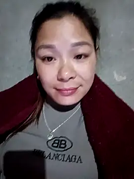 Lyla john online show from February 2026 01:17:01 PM