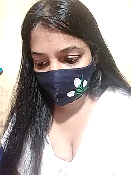 Honeya96 online show from November 2025 05:13:02 PM