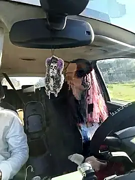 MickNanaa online show from November 2025 10:17:02 AM