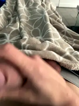 Snapshot of groschibre40100 chatting on December 2025 01:17:01 PM groschibre40100 online show from December 2025 01:17:01 PM