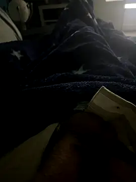 Snapshot of groschibre40100 chatting on December 2025 11:01:02 PM groschibre40100 online show from December 2025 11:01:02 PM