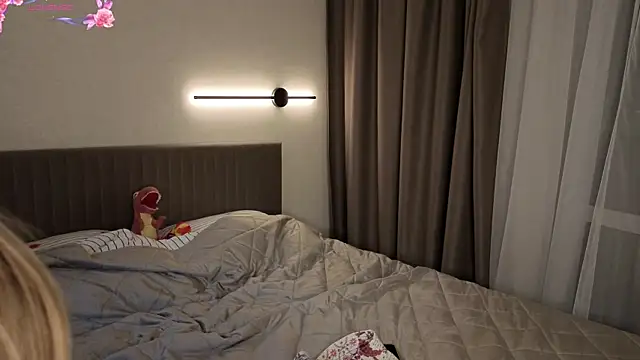 MiroslavaFairy online show from November 2025 09:15:01 PM