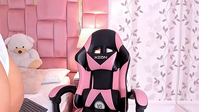 EllaEvanz online show from January 2026 08:23:01 PM