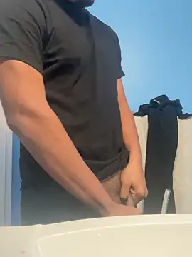 Snapshot of arnoldtrenp chatting on November 2025 09:24:02 PM arnoldtrenp online show from November 2025 09:24:02 PM