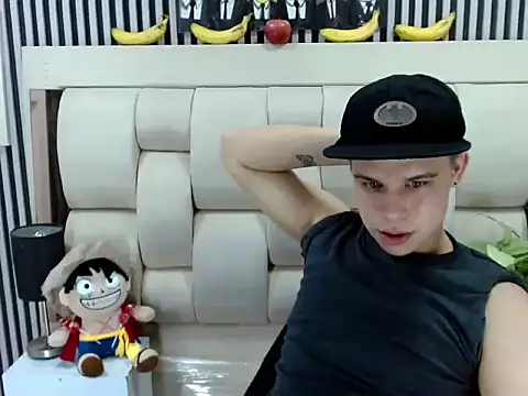 Liam York  online show from November 2025 02:54:01 AM