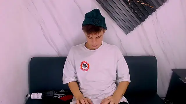 Liam York  online show from March 2026 03:52:01 AM