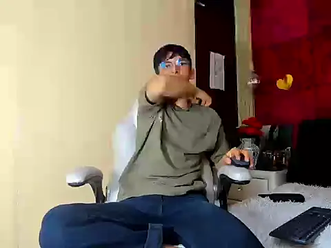 Snapshot of ElanGiraldo chatting on February 2026 10:44:01 PM ElanGiraldo online show from February 2026 10:44:01 PM