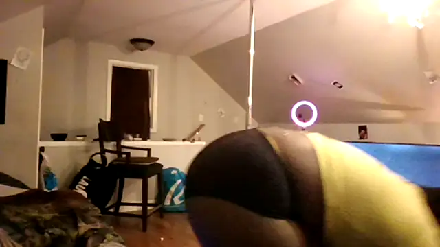 Snapshot of Dusaa_ chatting on November 2025 08:15:01 AM Dusaa online show from November 2025 08:15:01 AM