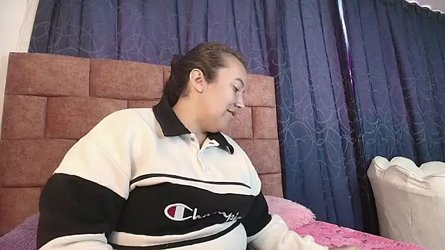 Sofi-Brown online show from November 2025 04:06:01 PM