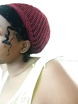 Snapshot of HipsDontLieX95 chatting on November 2025 10:37:02 AM HipsDontLieX95 online show from November 2025 10:37:02 AM