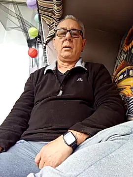 Snapshot of andy-1961 chatting on December 2025 11:28:01 AM andy-1961 online show from December 2025 11:28:01 AM