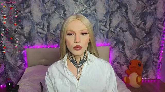 Snapshot of 1lola4ka chatting on November 2025 02:53:02 PM 1lola4ka online show from November 2025 02:53:02 PM