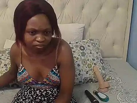 Snapshot of SweetLinaX chatting on November 2025 03:28:02 PM SweetLinaX online show from November 2025 03:28:02 PM