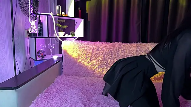 Snapshot of GirlFromHell88 chatting on November 2025 01:11:01 PM GirlFromHell88 online show from November 2025 01:11:01 PM