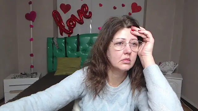 Snapshot of RoseHille chatting on February 2026 06:17:02 AM RoseHille online show from February 2026 06:17:02 AM