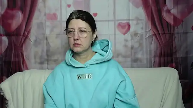 Snapshot of RoseHille chatting on February 2026 06:17:01 AM RoseHille online show from February 2026 06:17:01 AM