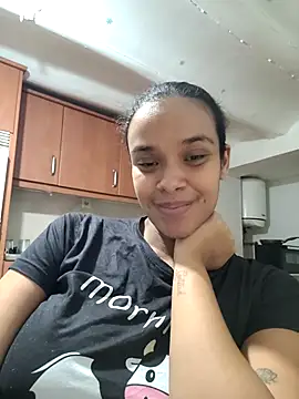 kyliecastell online show from November 2025 04:43:02 PM