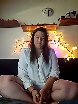 Snapshot of Persephone_CH_off chatting on November 2025 02:49:01 PM Persephone CH off online show from November 2025 02:49:01 PM