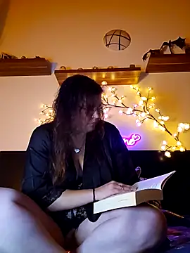 Snapshot of Persephone_CH_off chatting on November 2025 08:44:01 PM Persephone CH off online show from November 2025 08:44:01 PM