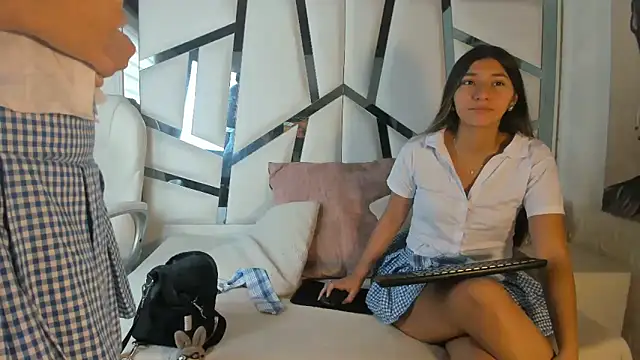 Snapshot of ScarlettAndKendra chatting on November 2025 07:03:01 PM ScarlettAndKendra online show from November 2025 07:03:01 PM