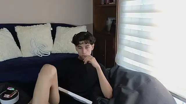 Derekswan online show from November 2025 06:50:01 PM