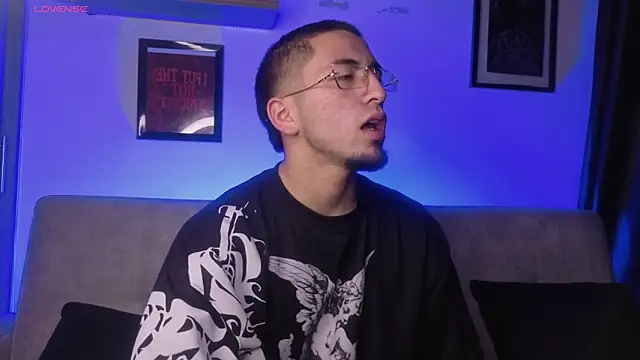 AresMassimoX online show from February 2026 06:01:02 PM