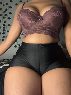 Snapshot of Mazet01 chatting on March 2026 05:28:01 PM Mazet01 online show from March 2026 05:28:01 PM