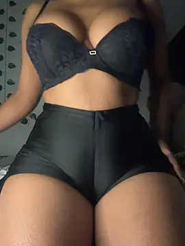 Snapshot of Mazet01 chatting on April 2026 10:59:01 PM Mazet01 online show from April 2026 10:59:01 PM