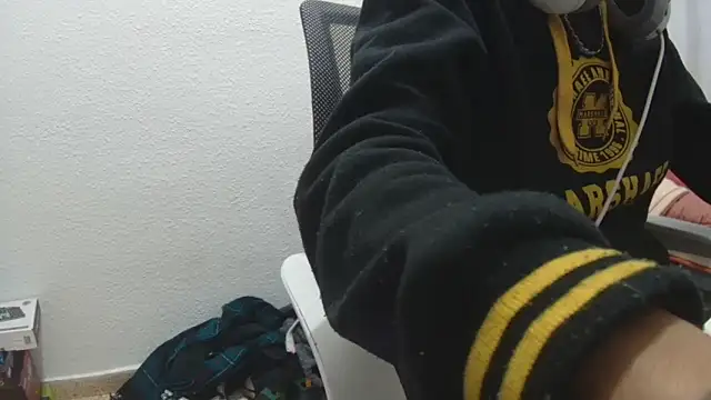 Snapshot of Calavera2001 chatting on December 2025 04:03:02 PM Calavera2001 online show from December 2025 04:03:02 PM