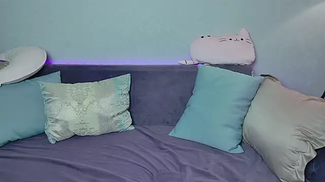 ur shy bambi online show from November 2025 01:39:02 AM