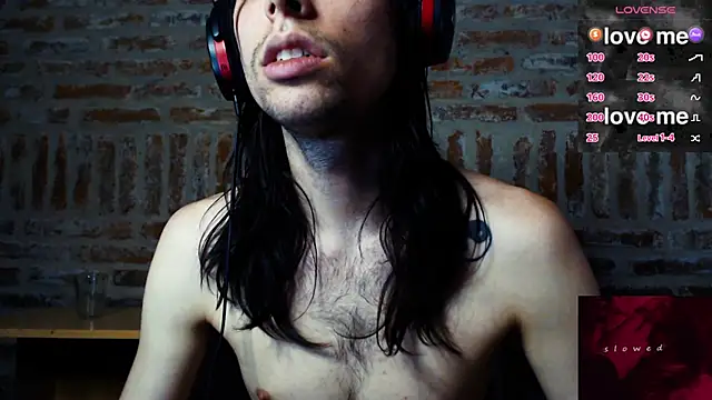 Snapshot of CaramelToy chatting on January 2026 06:13:02 PM CaramelToy online show from January 2026 06:13:02 PM